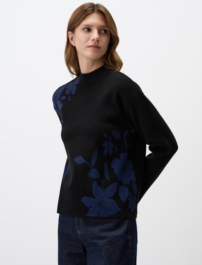 Crew-Neck Floral Patterned Sweater