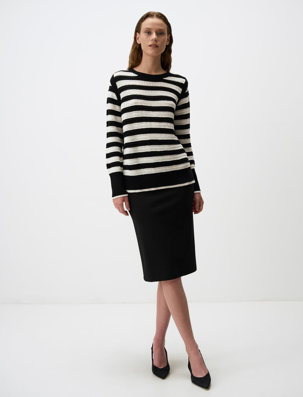 Crew-Neck Line Patterned Openwork Sweater