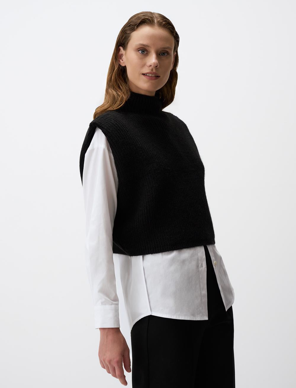 Turtleneck Sleeveless Short Sweater - 4WW03350849