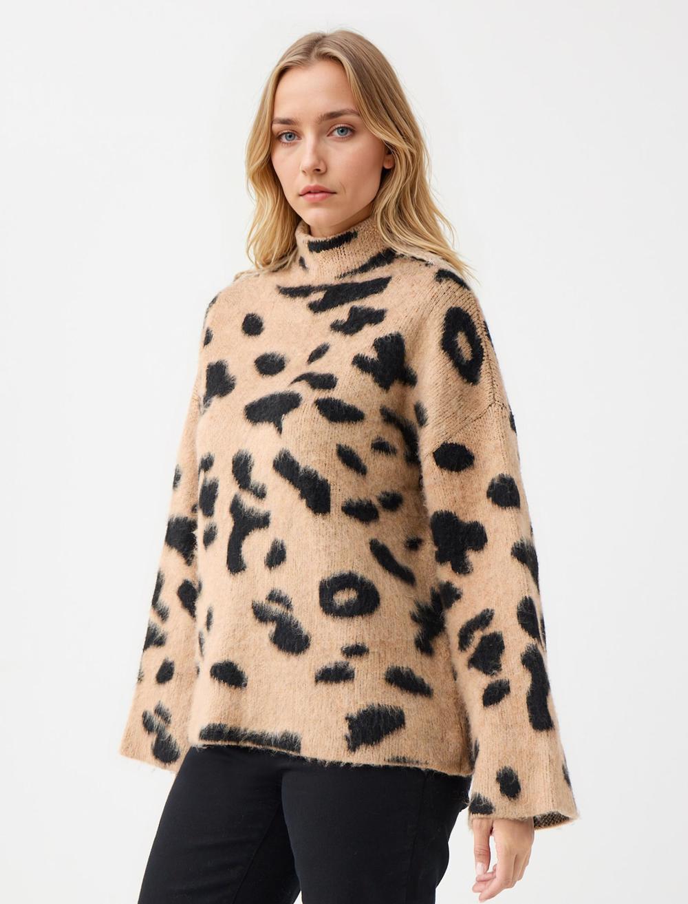 Loose Fit High Collar Long-Sleeve Pullover - 5WW134145