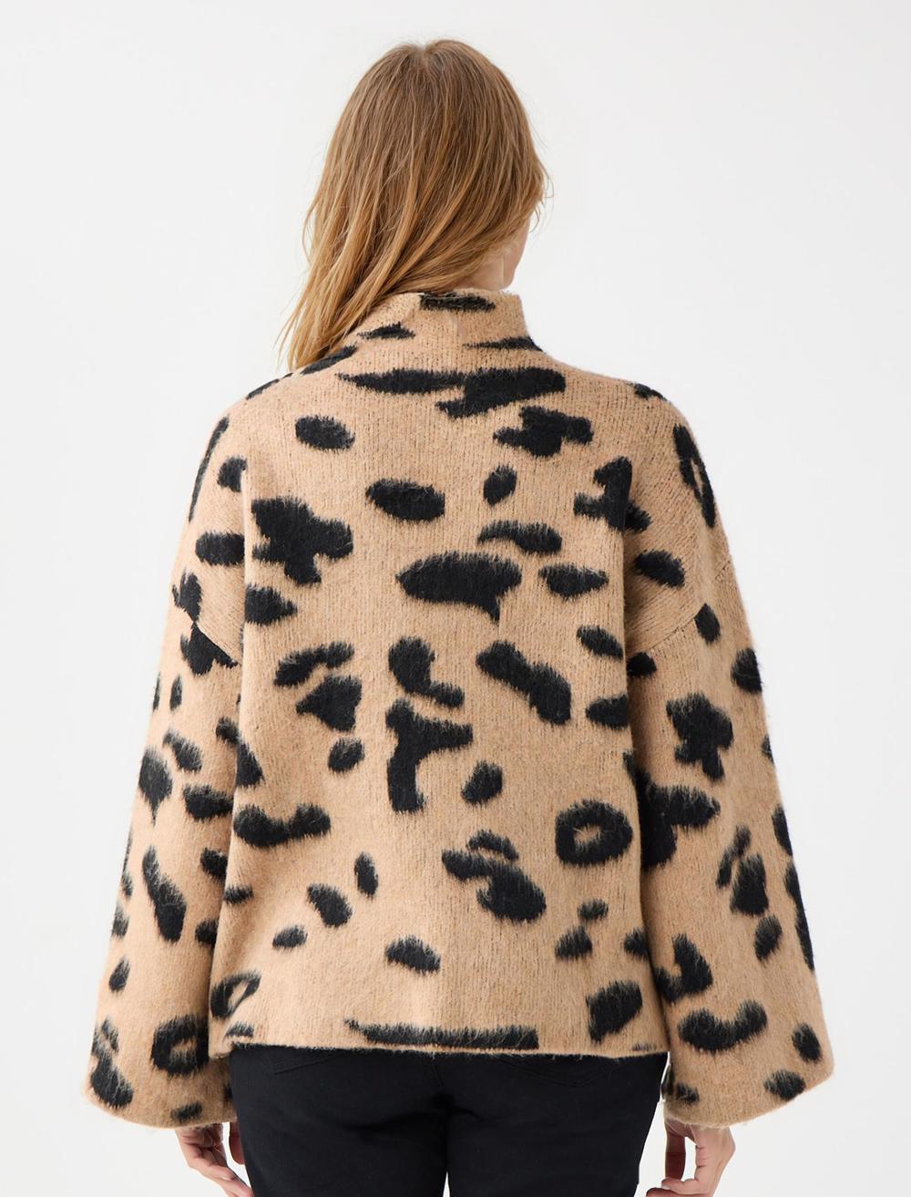 Loose Fit High Collar Long-Sleeve Pullover - 5WW134145