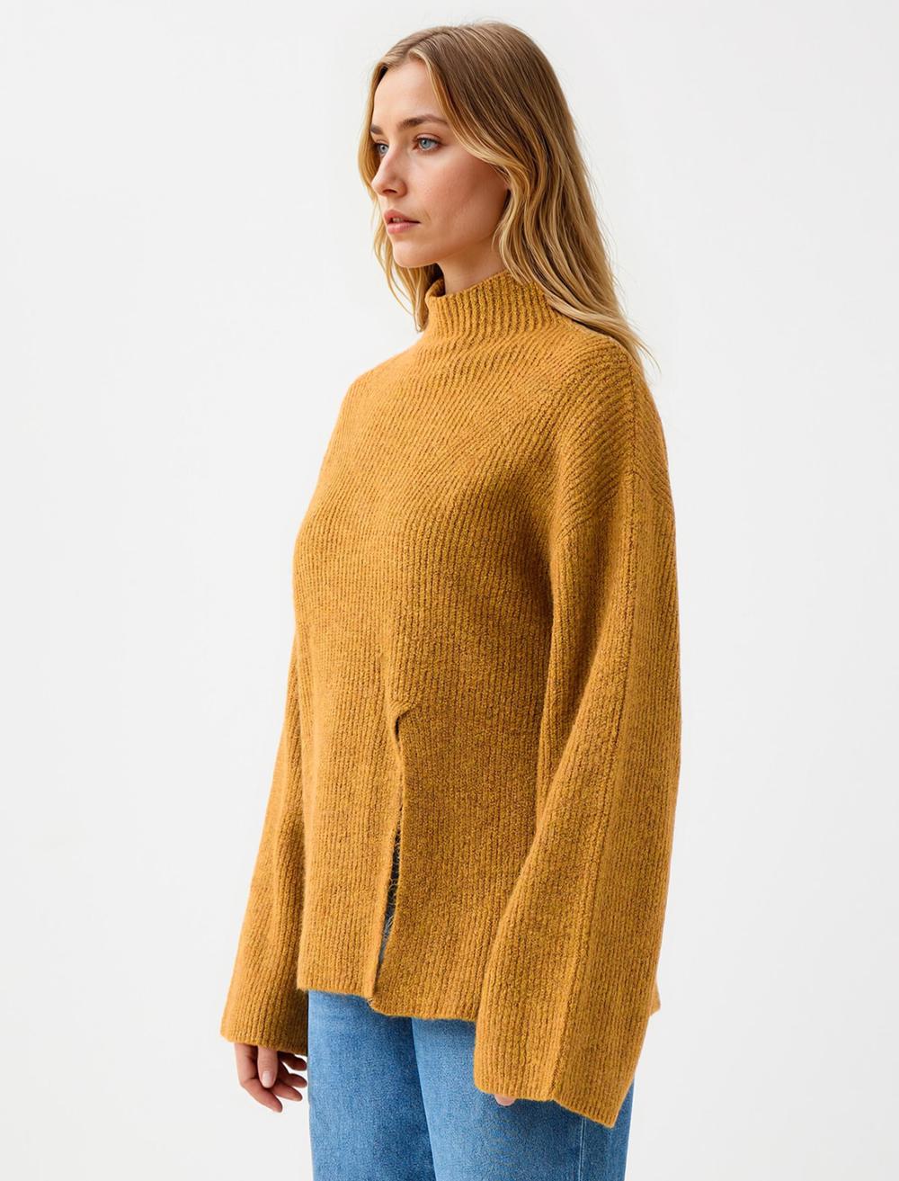 Loose Fit Polo Neck Long-Sleeve Pullover - 5WW134147
