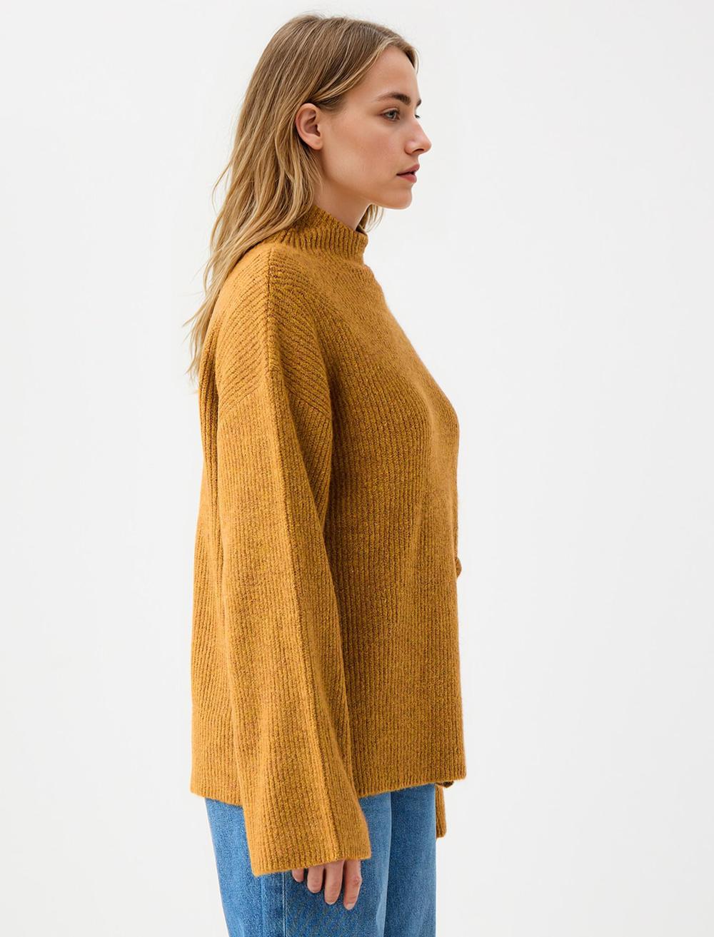 Loose Fit Polo Neck Long-Sleeve Pullover - 5WW134147