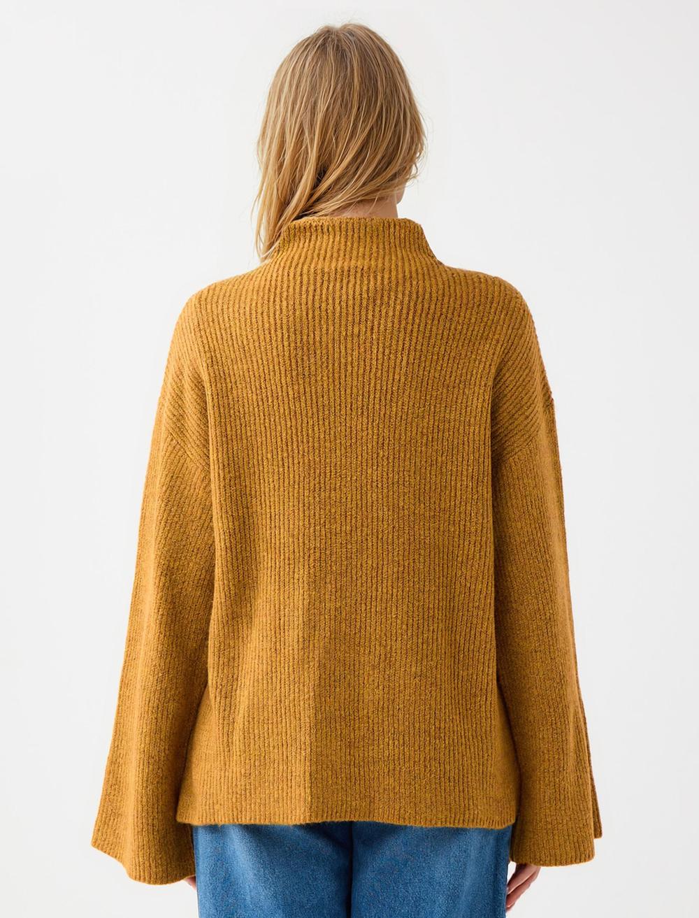 Loose Fit Polo Neck Long-Sleeve Pullover - 5WW134147