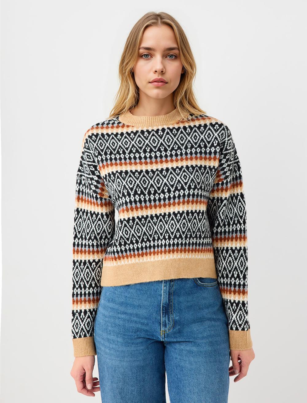 Crew Neck Long-Sleeve Pullover - 5WW134365
