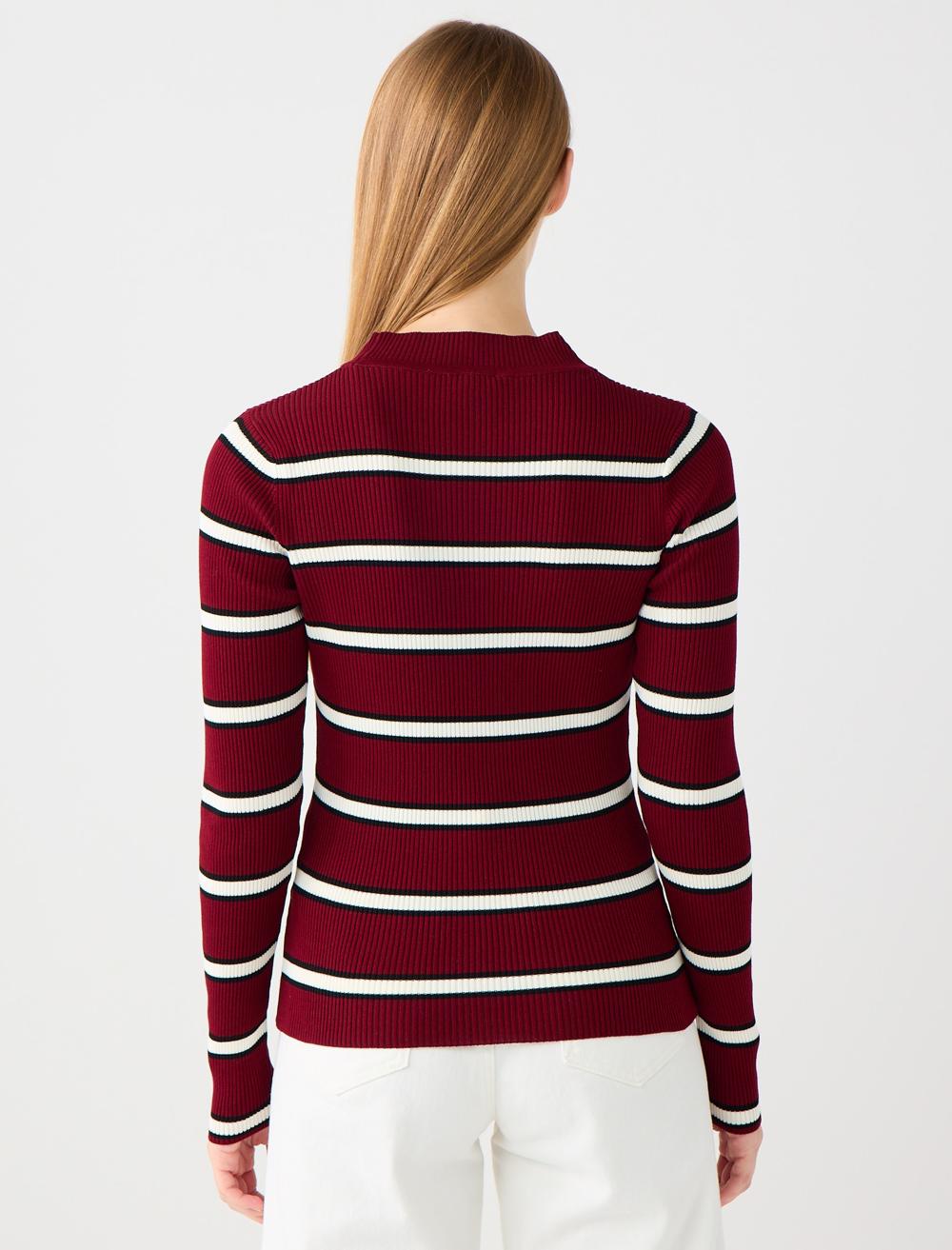 Slim Fit Long-Sleeve Pullover - 5WW135624