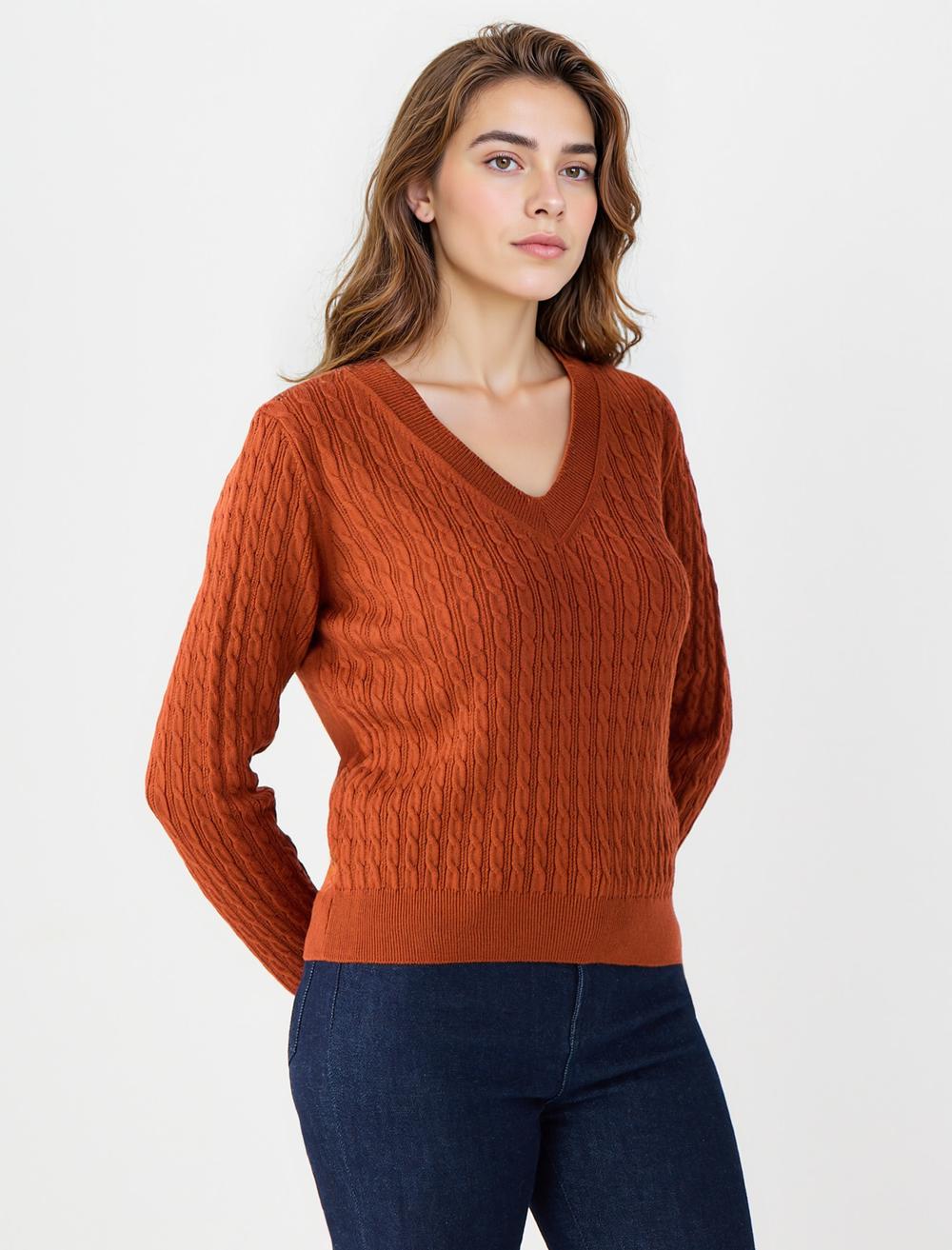 V-Neck Long-Sleeve Pullover - 5WW135956