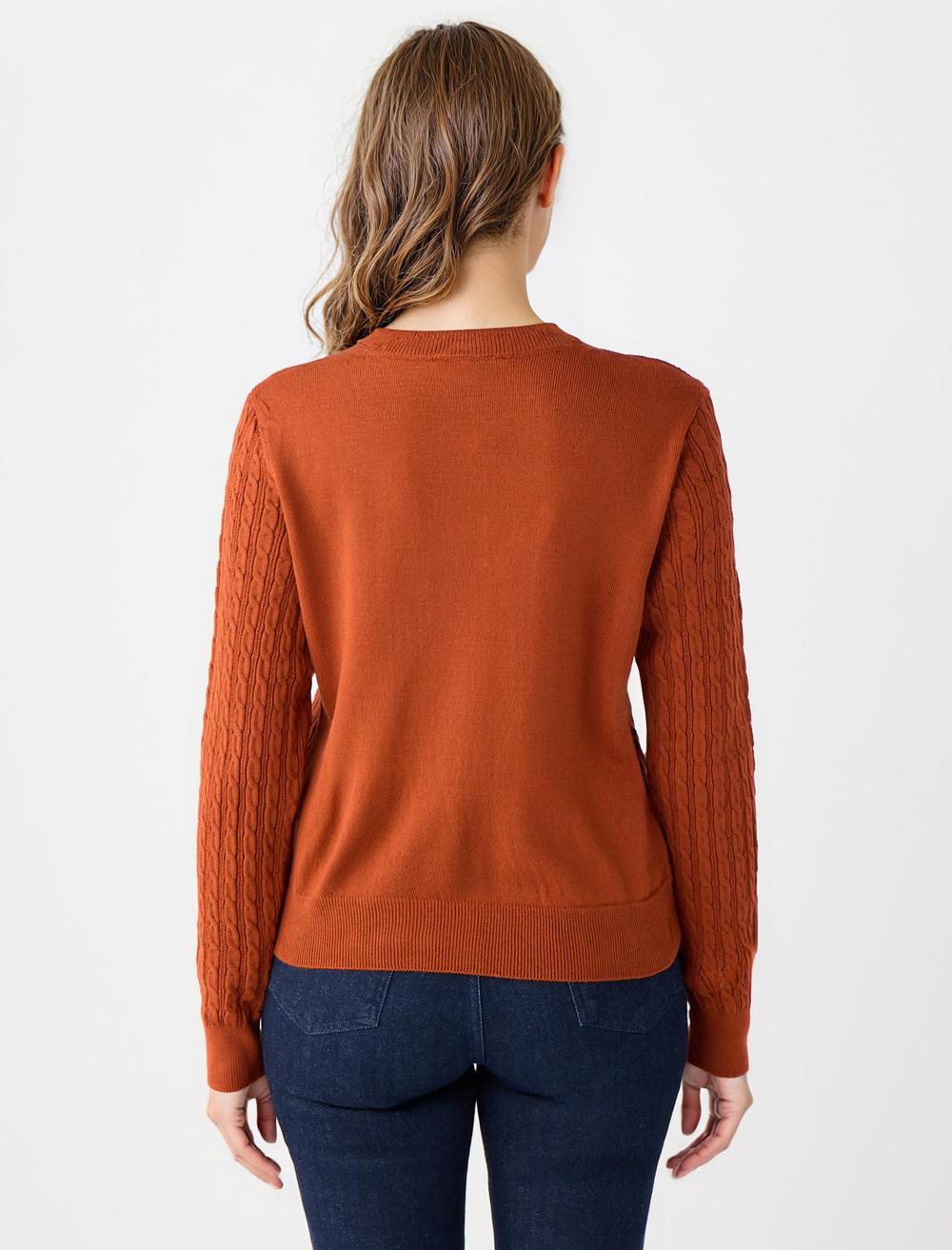 V-Neck Long-Sleeve Pullover - 5WW135956