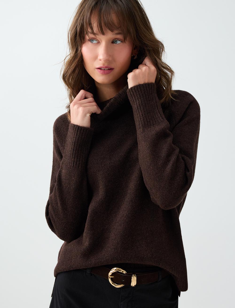 Polo Neck Pullover - Bitter Brown