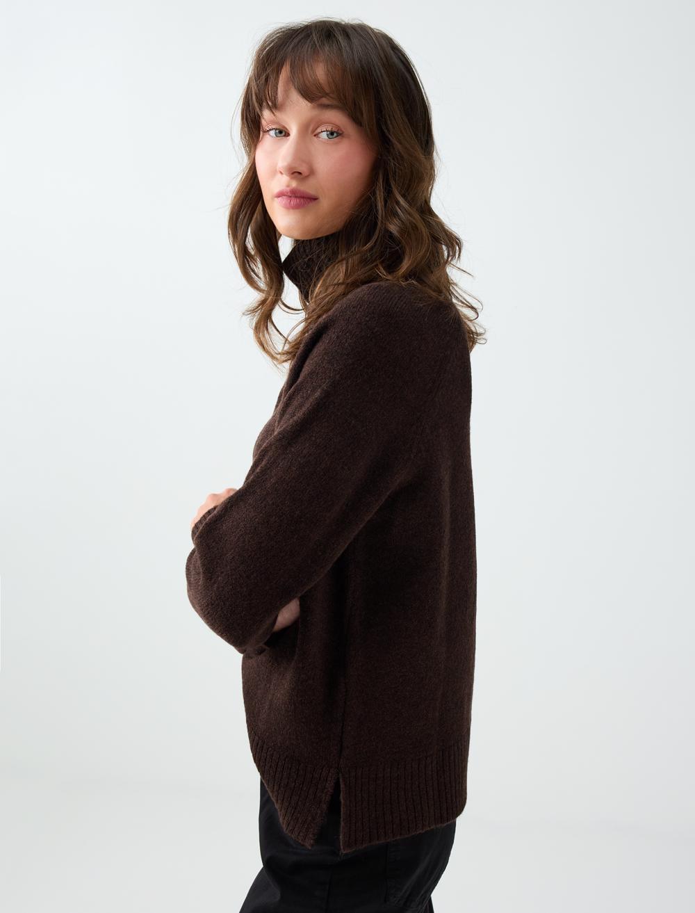 Polo Neck Pullover - Bitter Brown