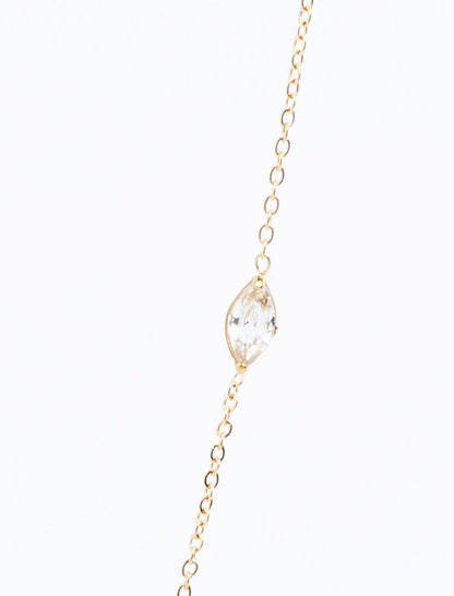 Adjustable Necklace with Shiny Stone Detail
