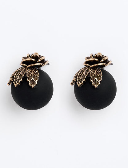 Flower Detailed Round Earrings