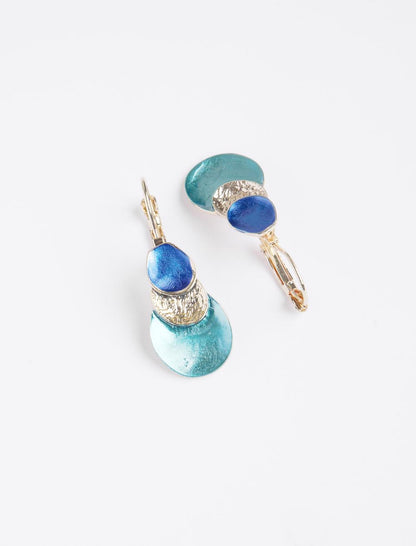 Triple round earrings with figures