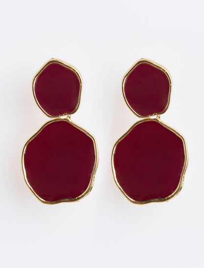 Elegant earrings with geometric figures