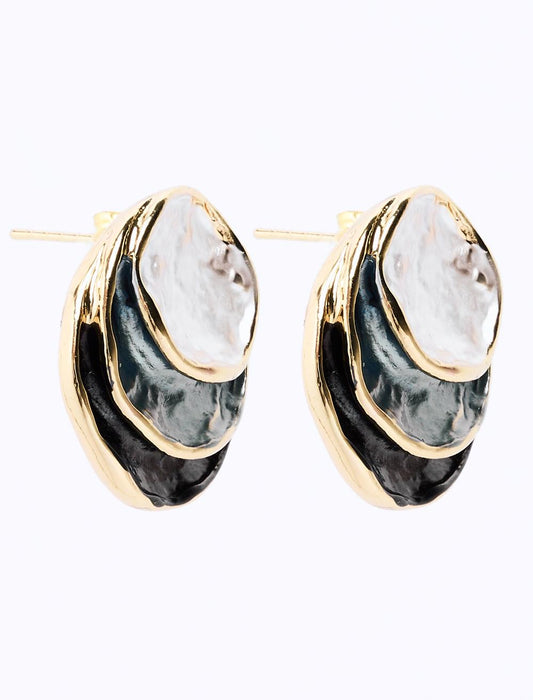 Mine-Detailed Round Figurative Earrings