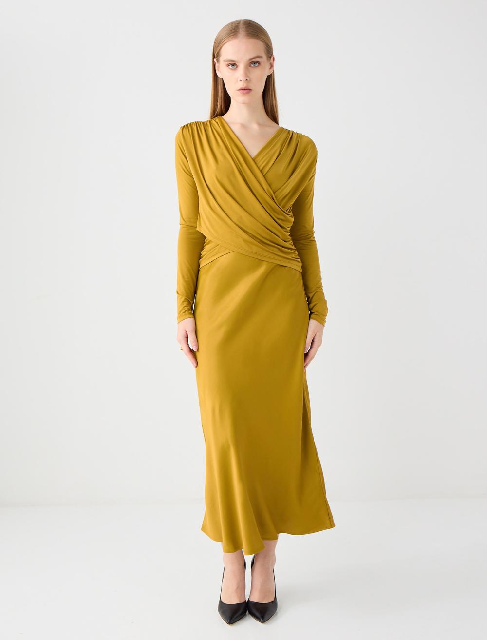 Slim Fit Skirt