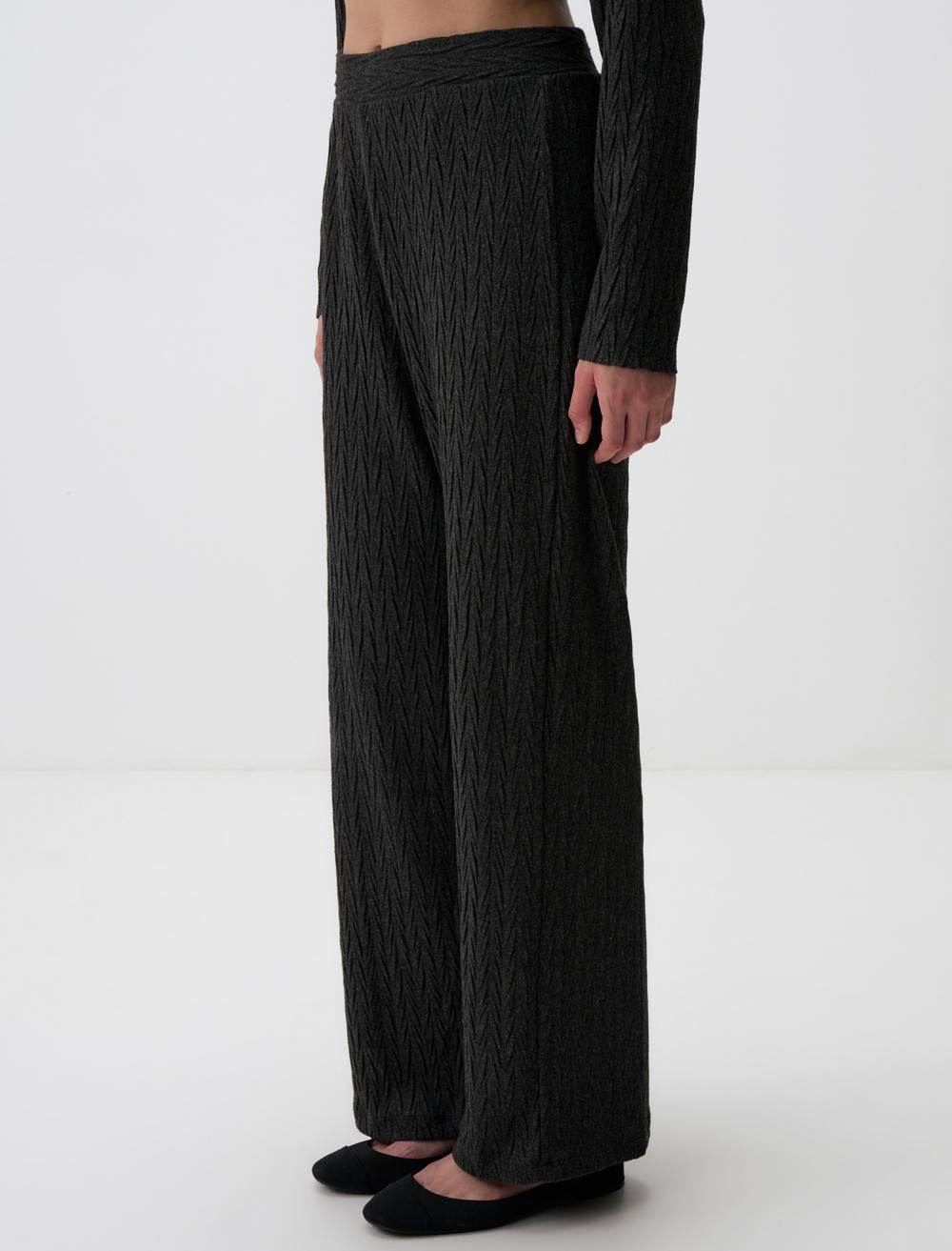 High Waist Relaxed Fit Patterned Knitted Pants