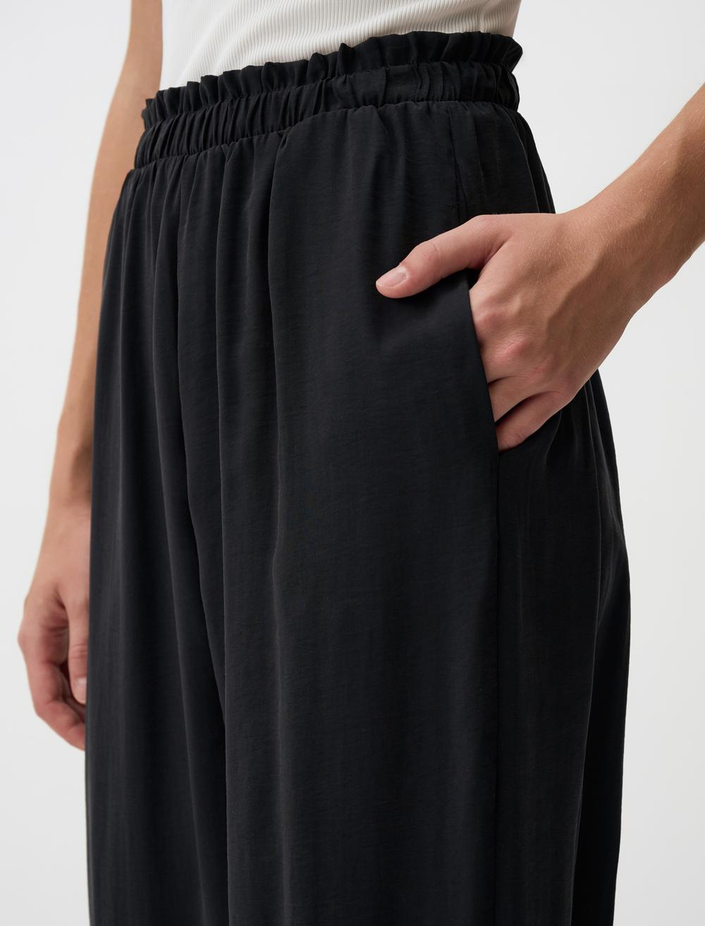 Elastic Waist Narrow Leg Pants with Pockets - 4WW311529