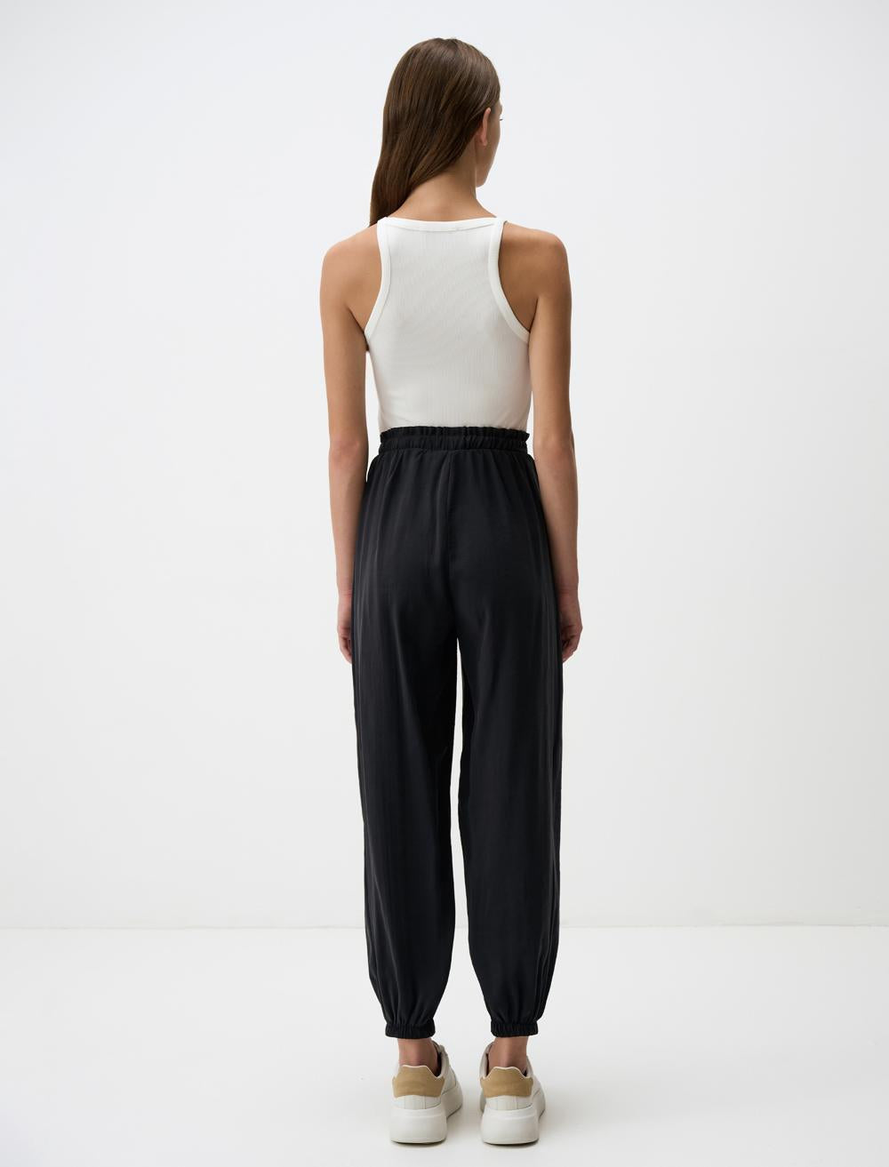 Elastic Waist Narrow Leg Pants with Pockets - 4WW311529