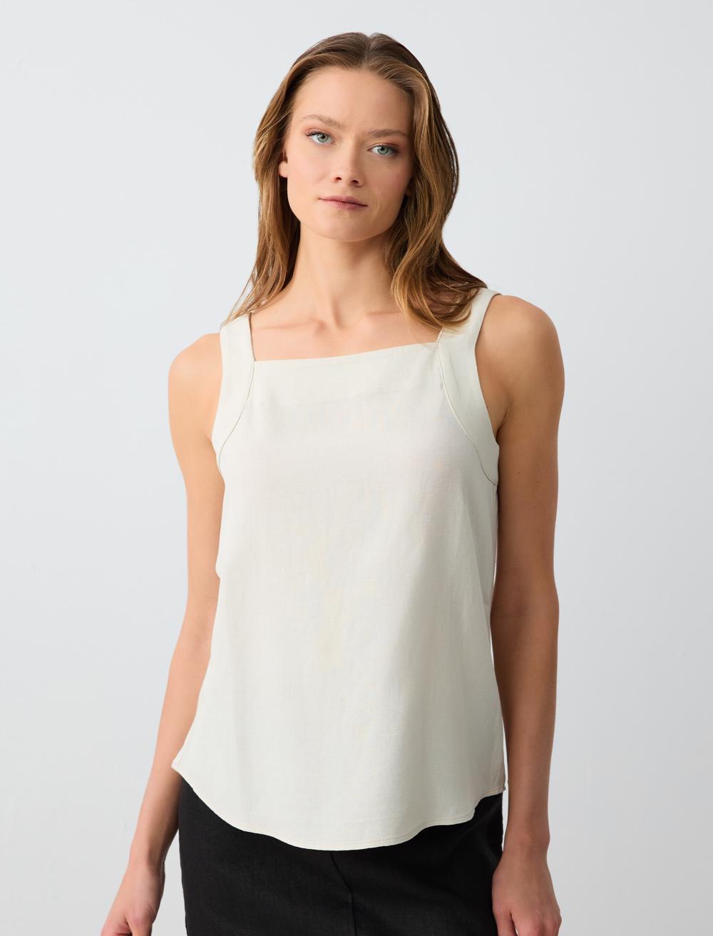 Square Neck Sleeveless-Sleeve Blouse