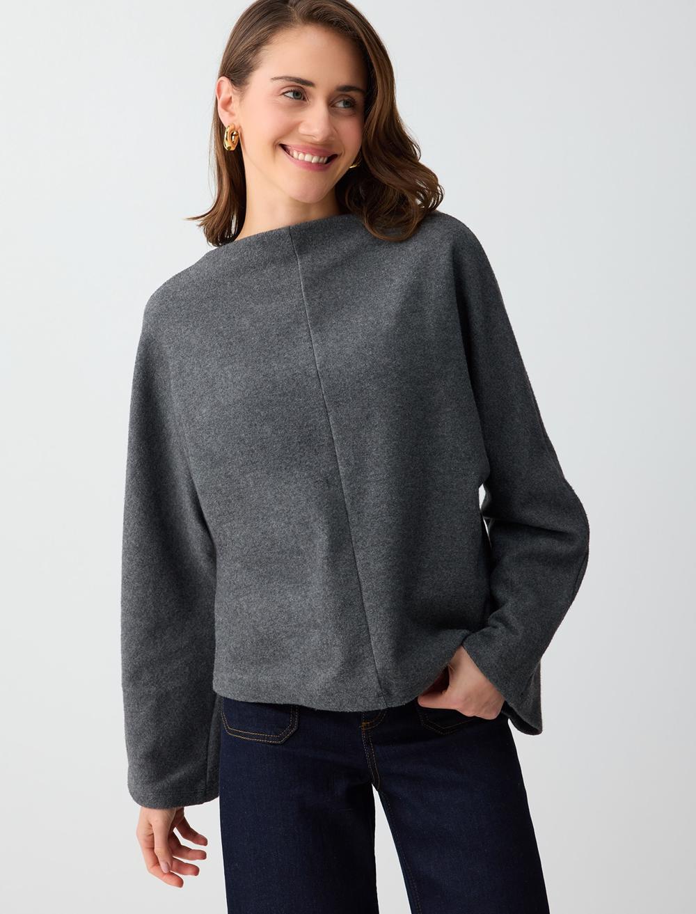 Loose Fit Off-The-Shoulder Sweatshirt - Grey