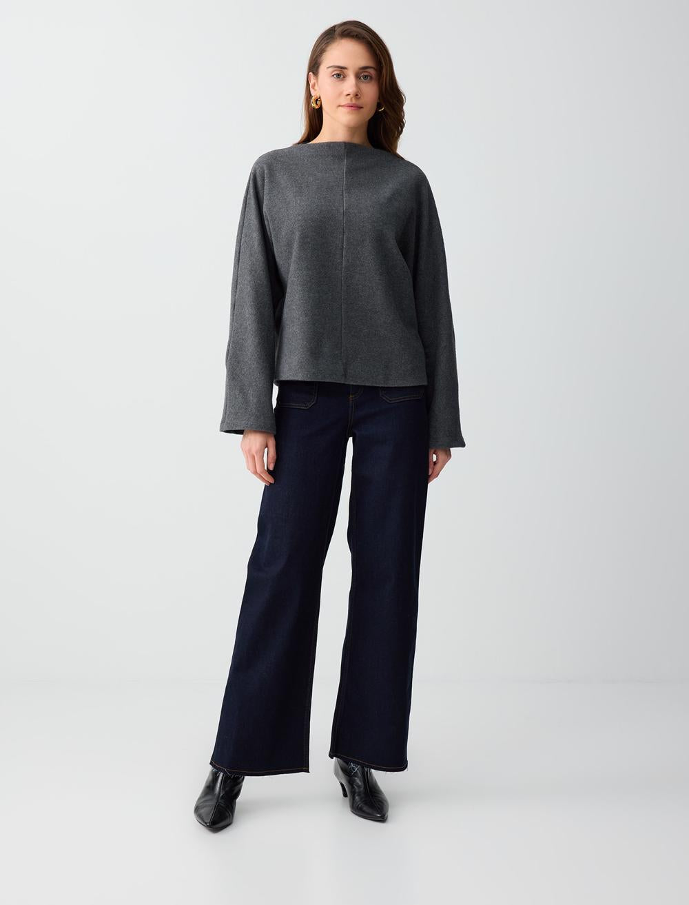 Loose Fit Off-The-Shoulder Sweatshirt - 5WW236154