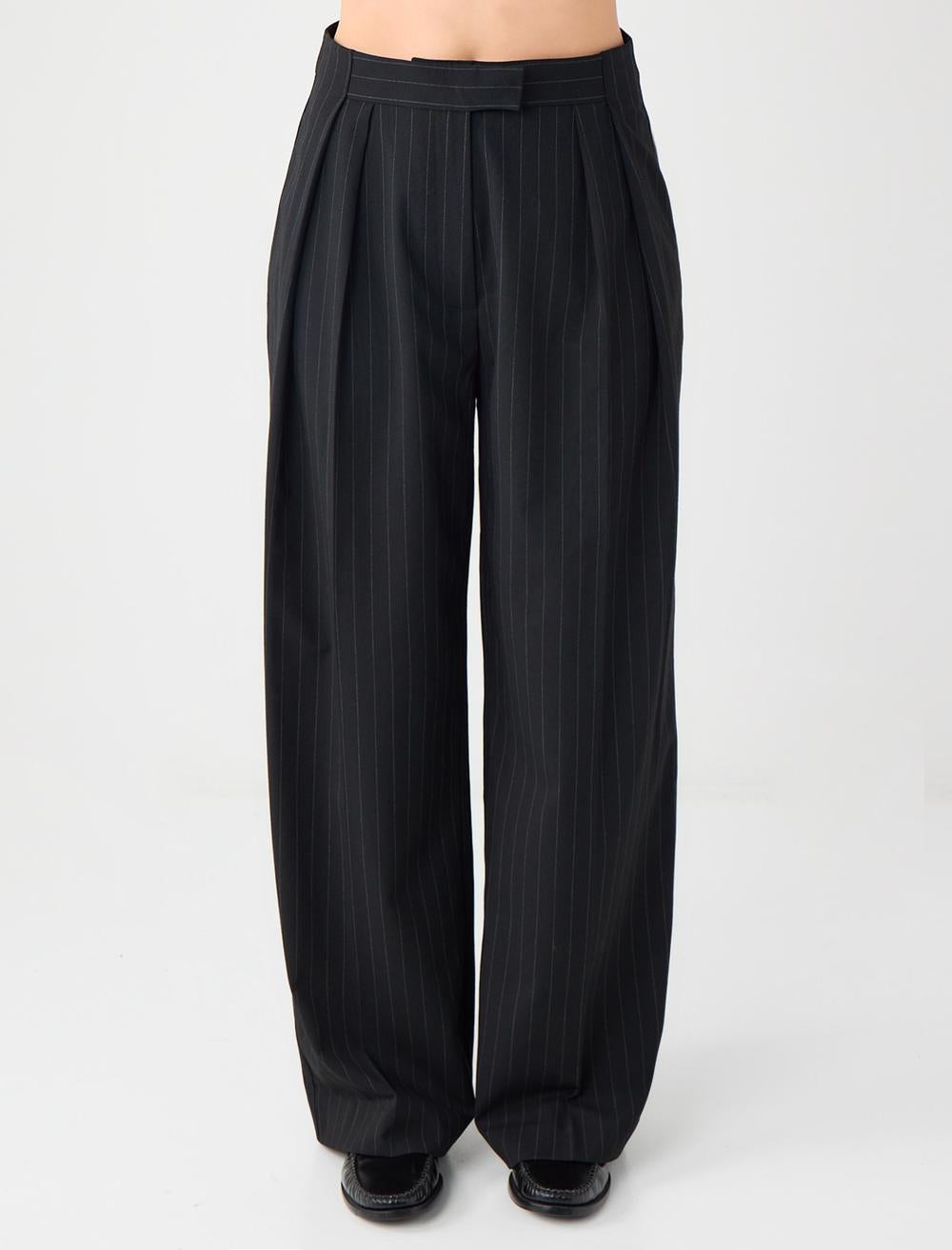 Loose Fit Trousers - Black - 5WW185966900