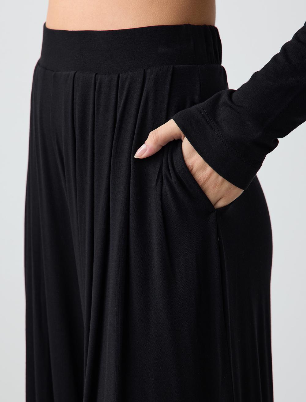 Relaxed Fit High Waist Wide Leg Pleated Knitted Pants