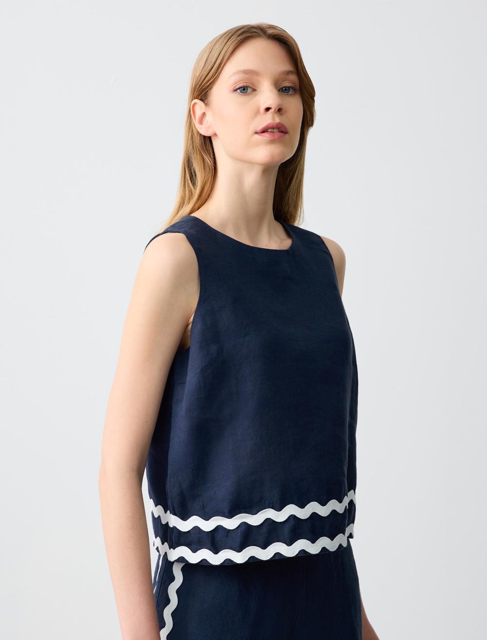 Loose Fit Crew Neck Sleeveless-Sleeve Blouse - 5SW032943