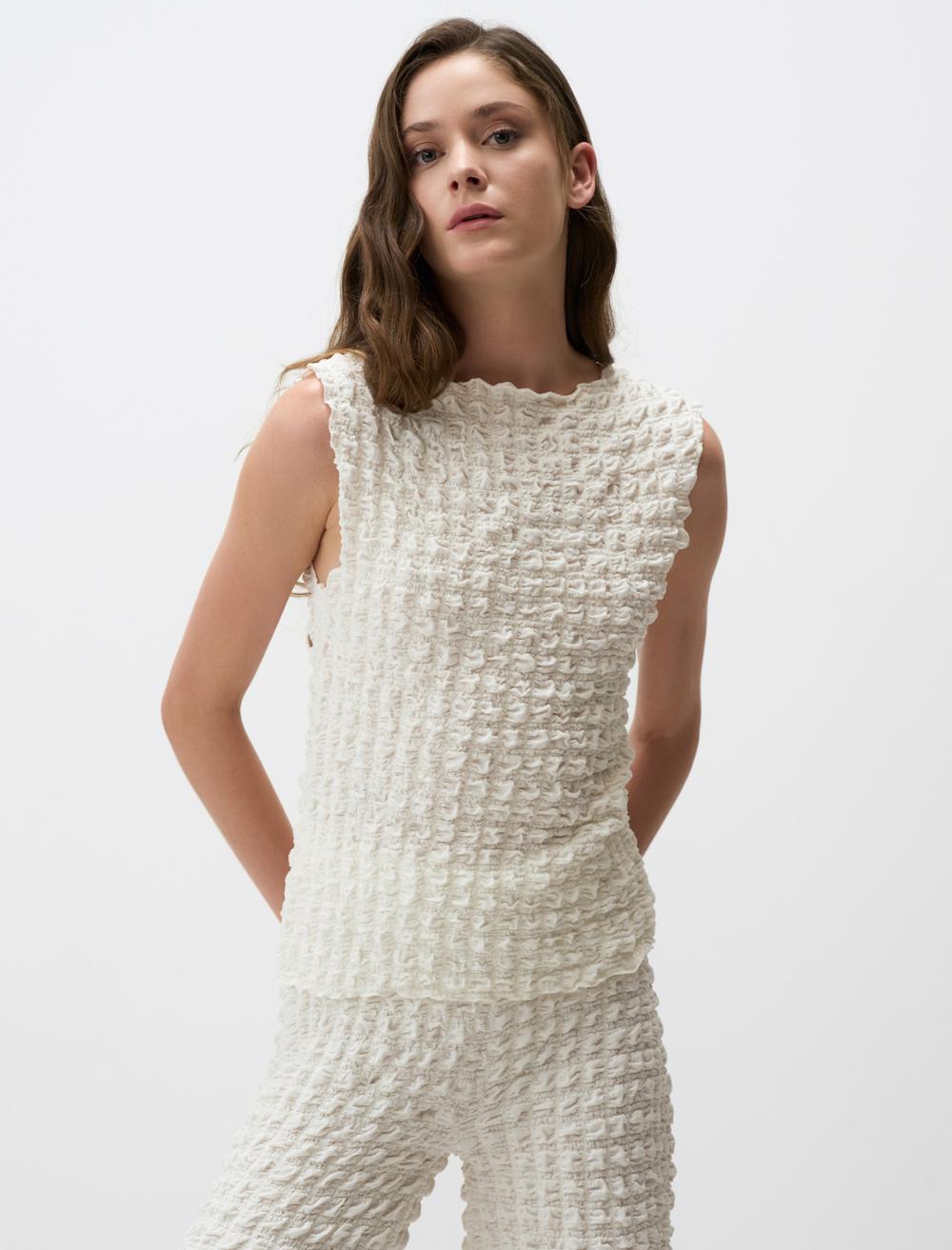 Zero Neck Slim Fit Patterned Blouse