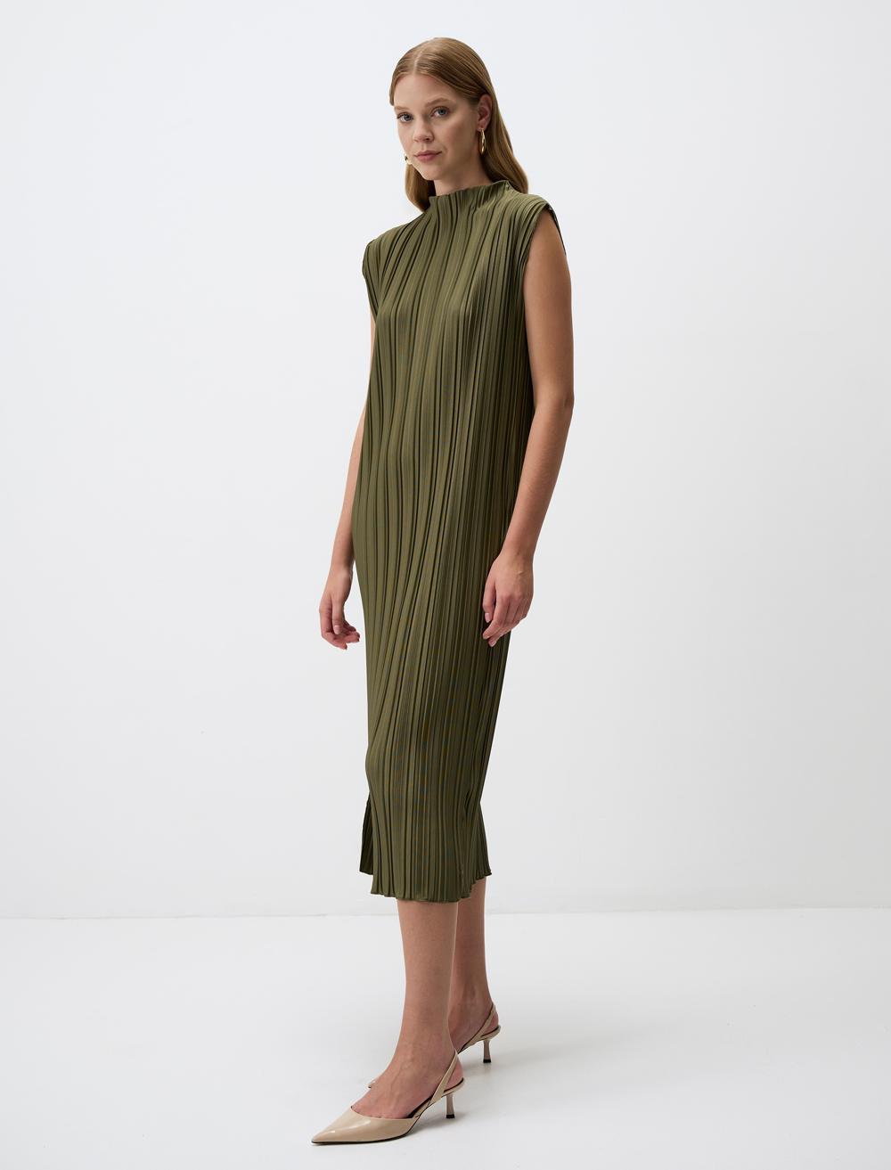 Zero Neck Pleated Sleeveless Knitted Midi Dress