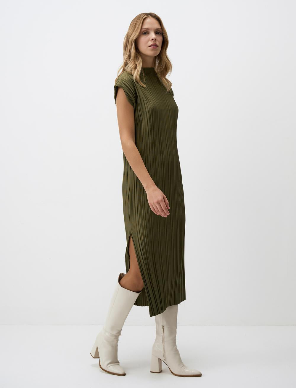 Loose Fit Sleeveless-Sleeve Dress - 4WW062622