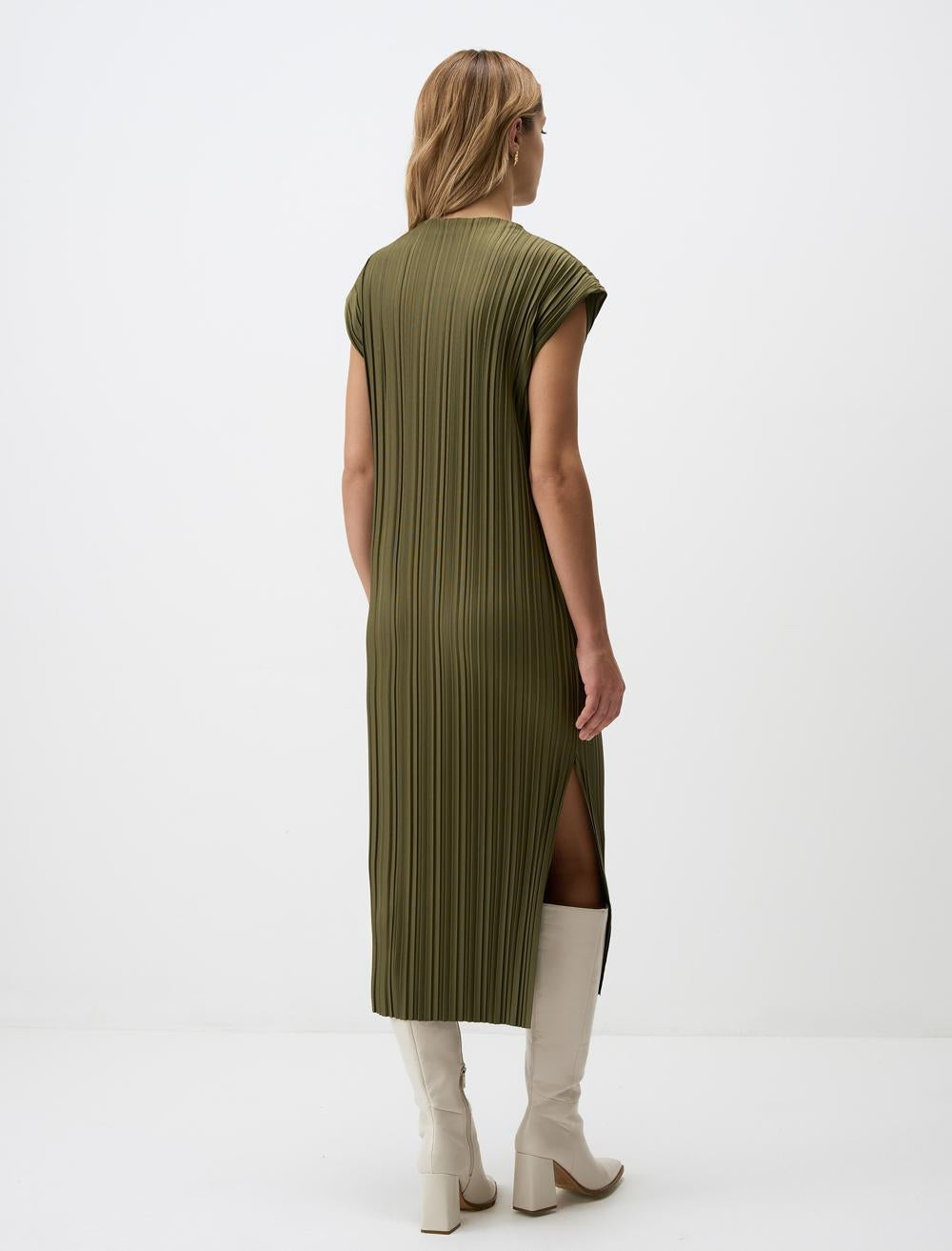 Loose Fit Sleeveless-Sleeve Dress - 4WW062622