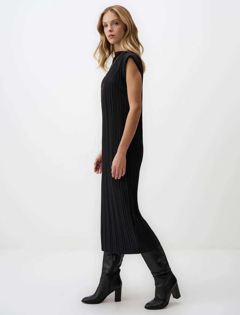 Loose Fit Sleeveless-Sleeve Dress - Black - 4WW062622900