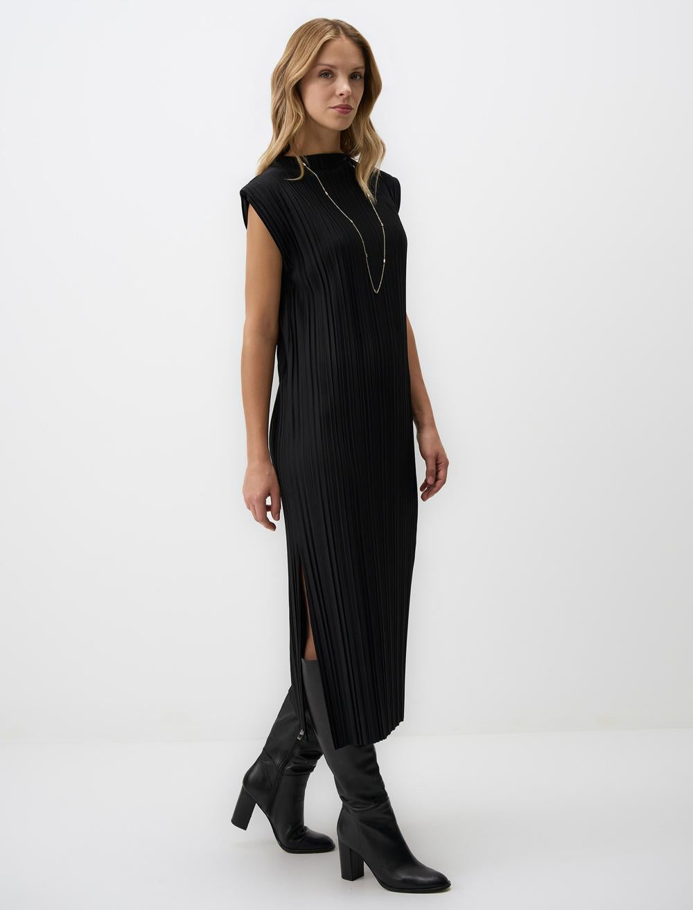 Loose Fit Sleeveless-Sleeve Dress - Black - 4WW062622900