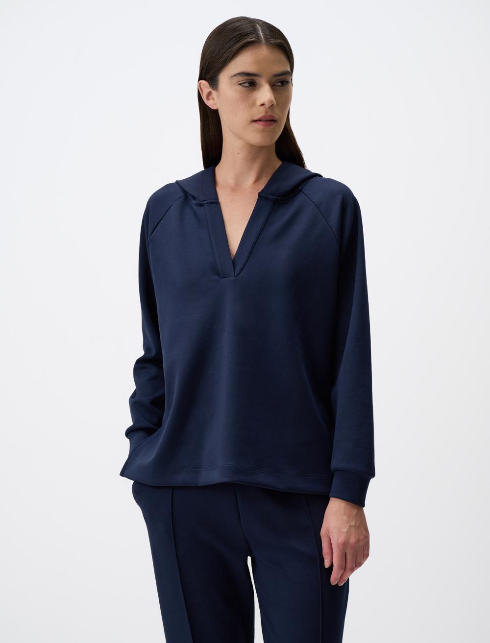 Long Sleeved Hooded Cozy Sweatshirt - 4WW02361001