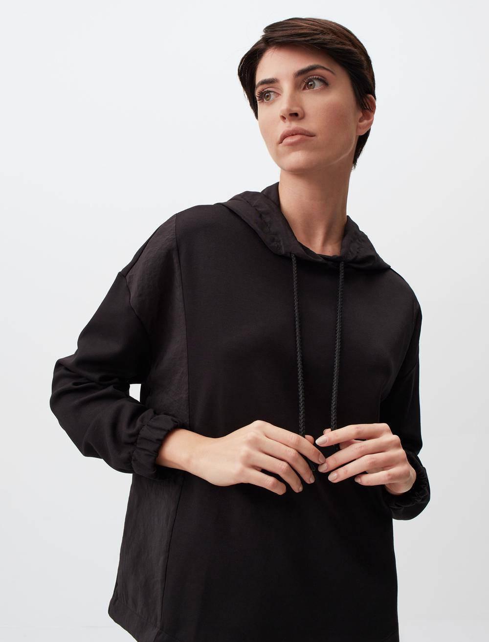 Hooded Long Sleeve Sweatshirt