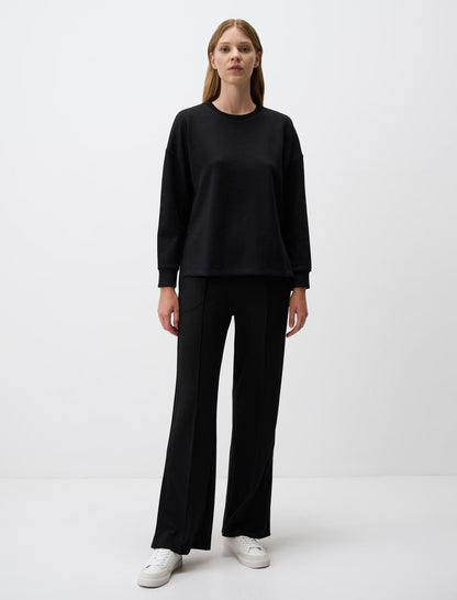 Crew Neck Long Sleeved Oversized Sweatshirt