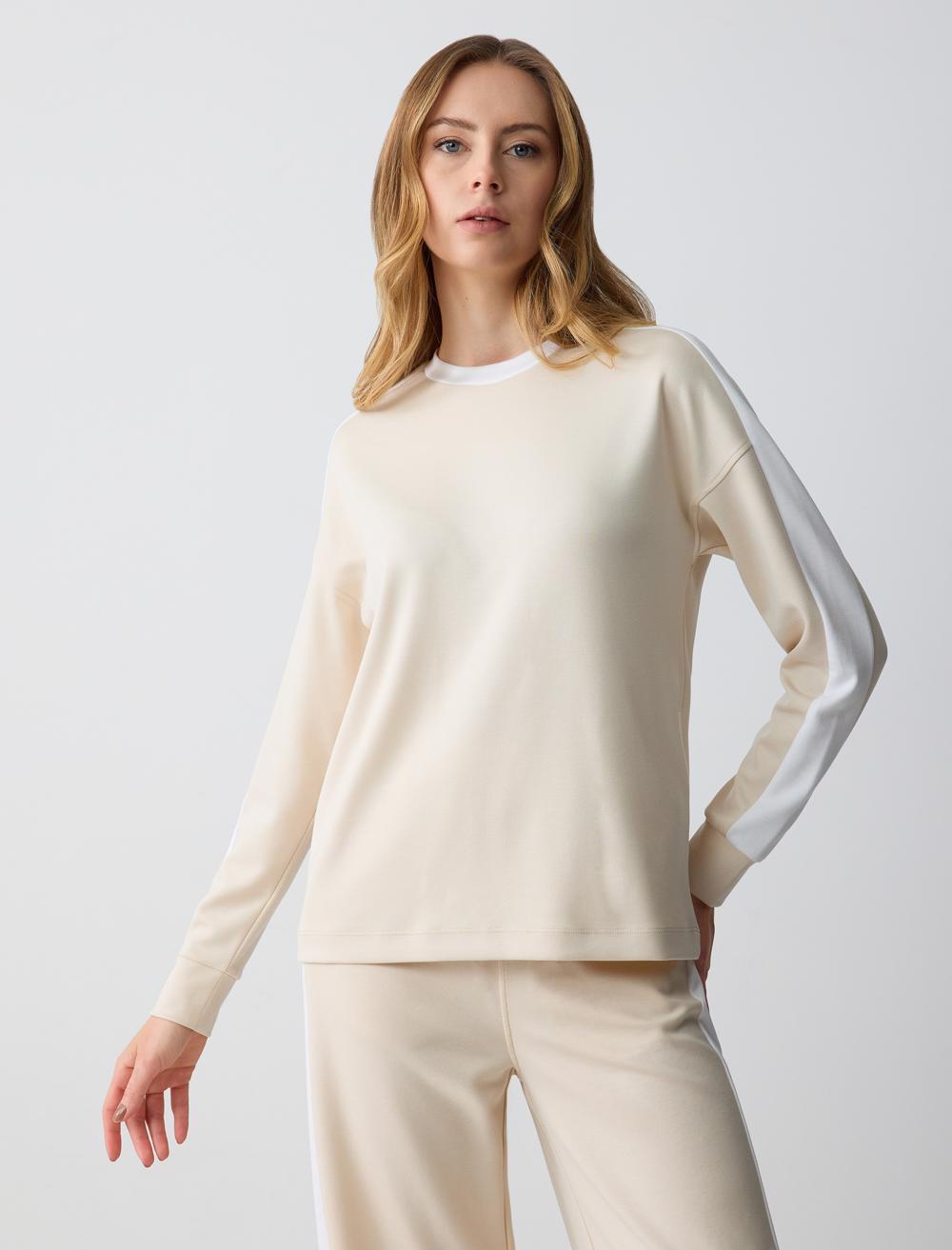 Crew Neck Long-Sleeve Sweatshirt - 5SW232351