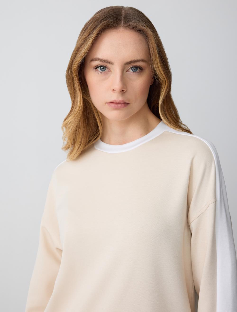 Crew Neck Long-Sleeve Sweatshirt - 5SW232351