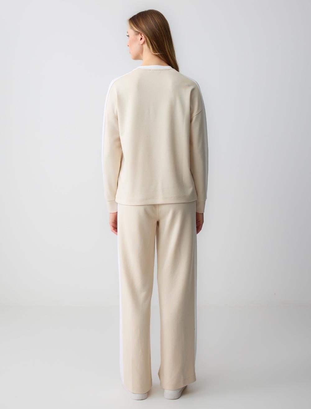 Crew Neck Long-Sleeve Sweatshirt - 5SW232351
