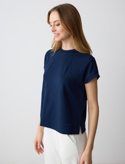 Straight Cut Short Sleeve Crew Neck Knitted Sweatshirt