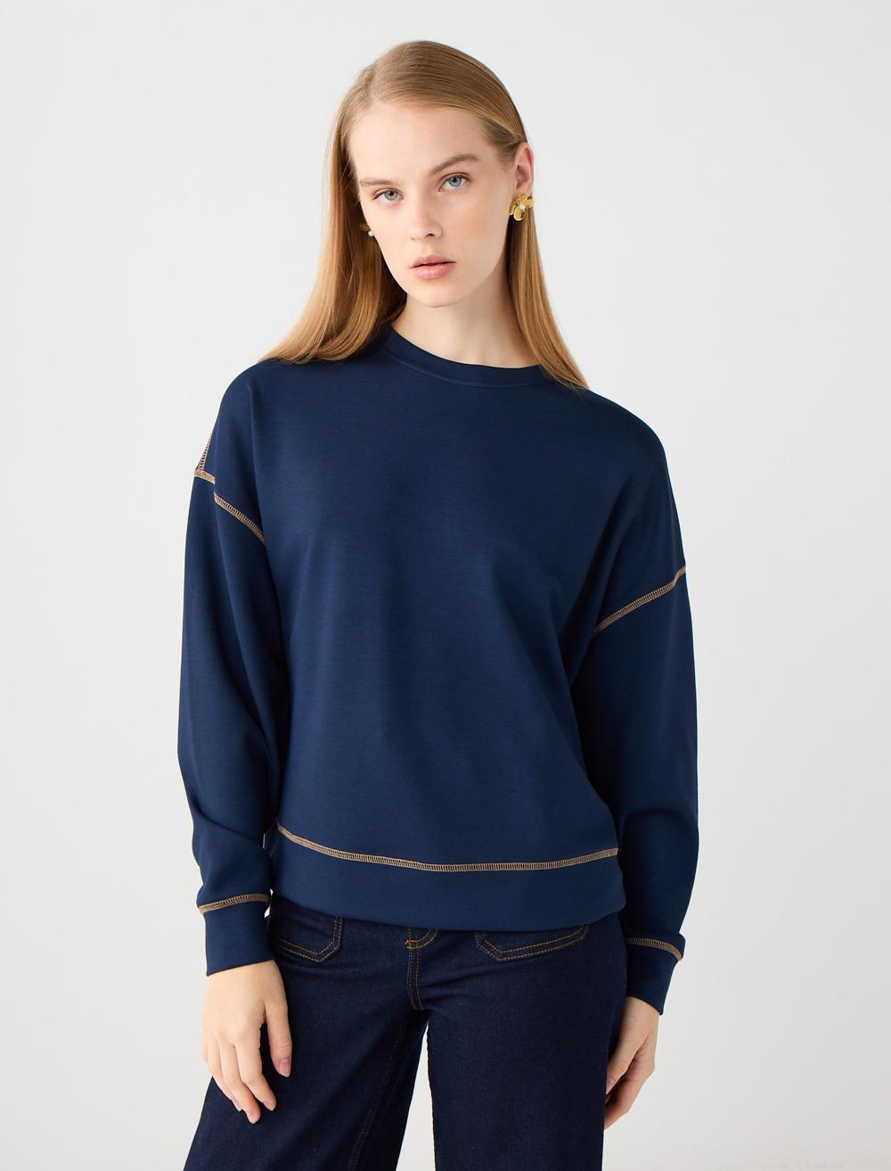 Loose Fit Crew Neck Long-Sleeve Sweatshirt - 5WW235288