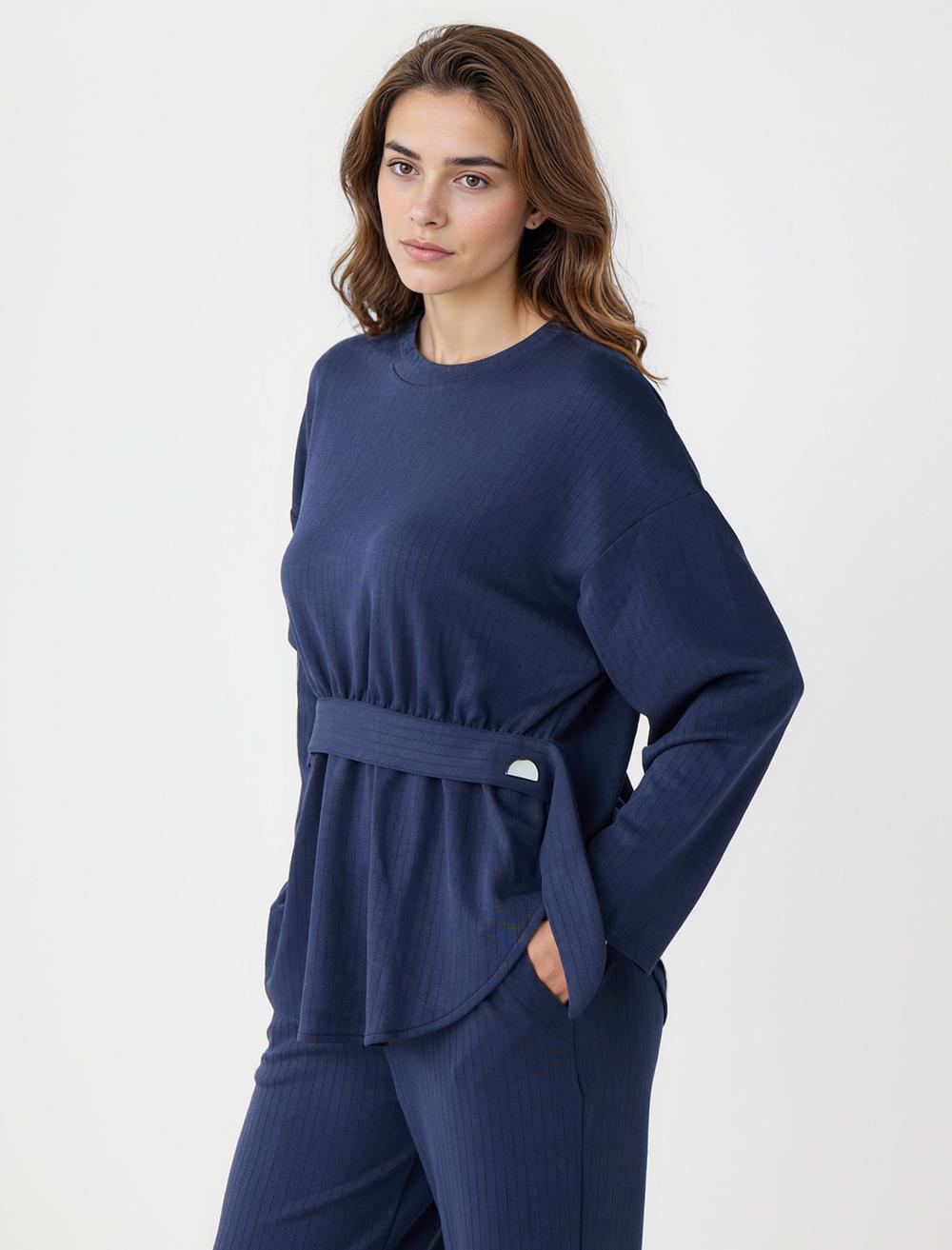 Loose Fit Crew Neck Long-Sleeve Sweatshirt - 5WW236023