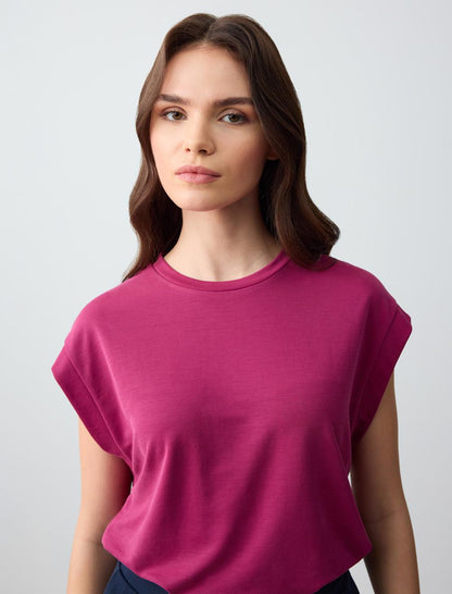 Straight Cut Crew-Neck Sleeveless Knitted Modal T-Shirt