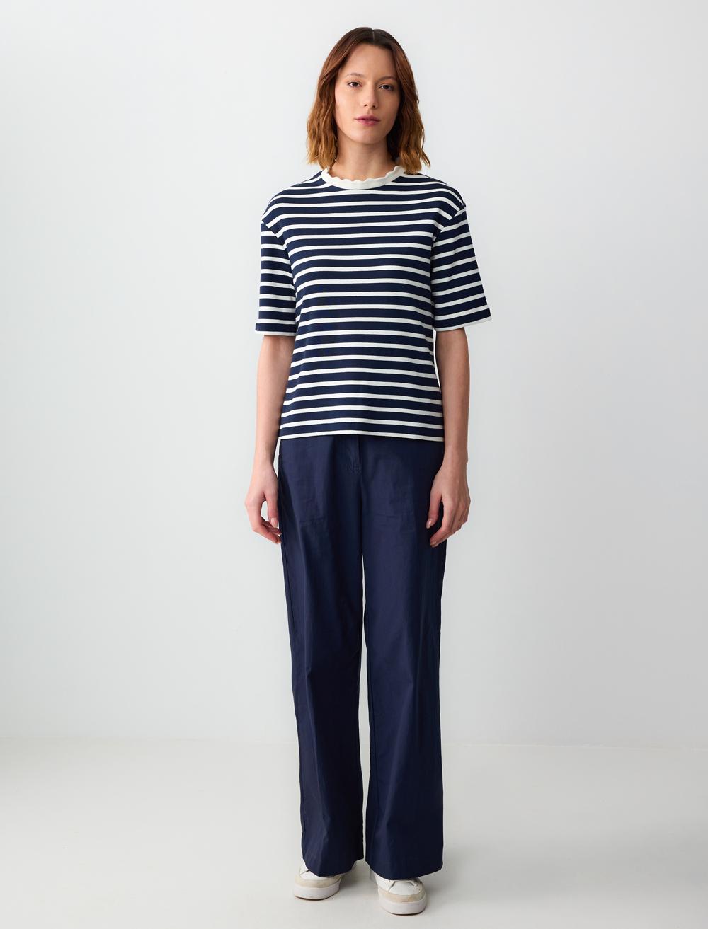 Knitted T-shirt with Knit Collar Short Sleeve Striped Pattern