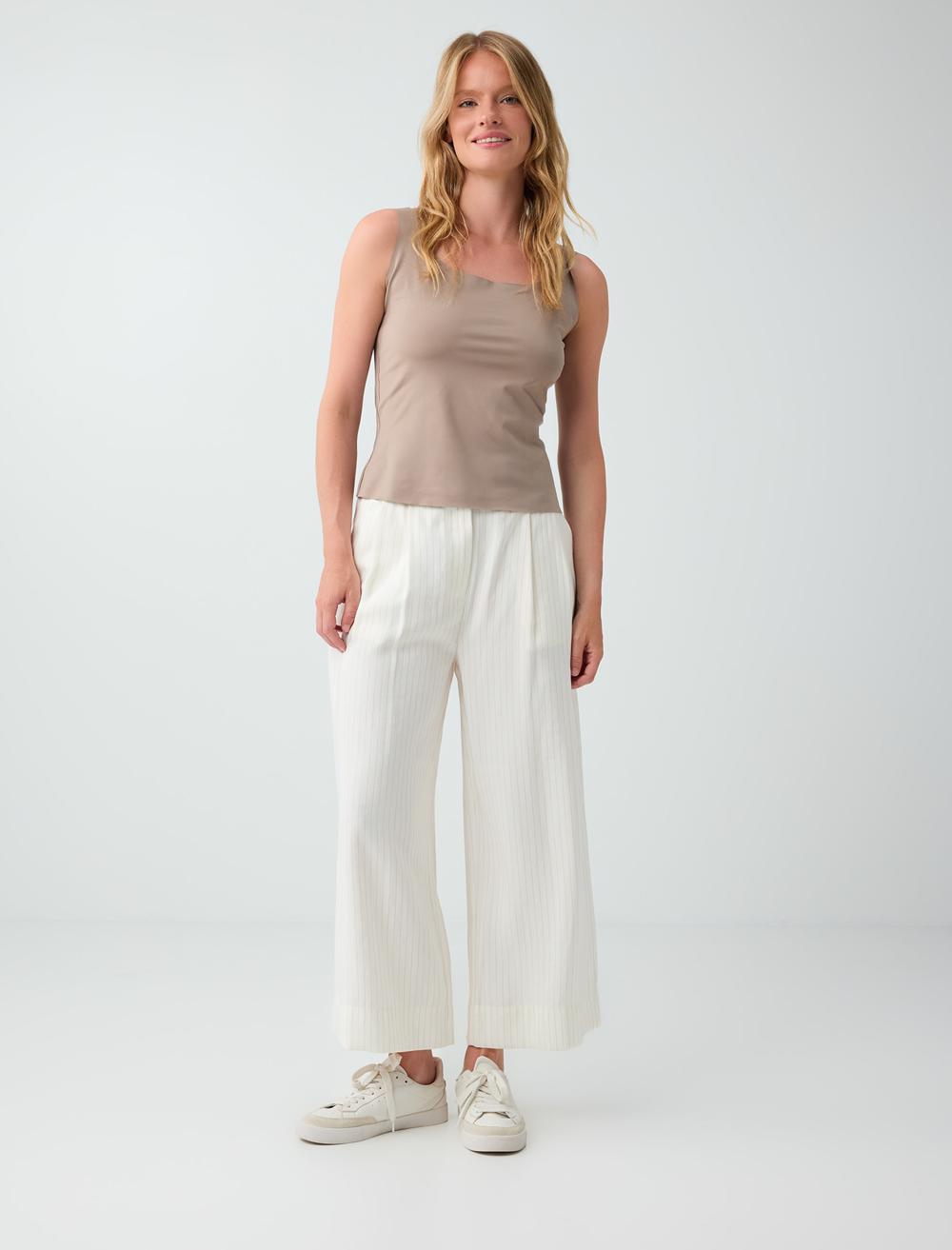 Slim Fit Scoop Neck Spaghetti Strap Singlet - Light Brown - 6SW015475806