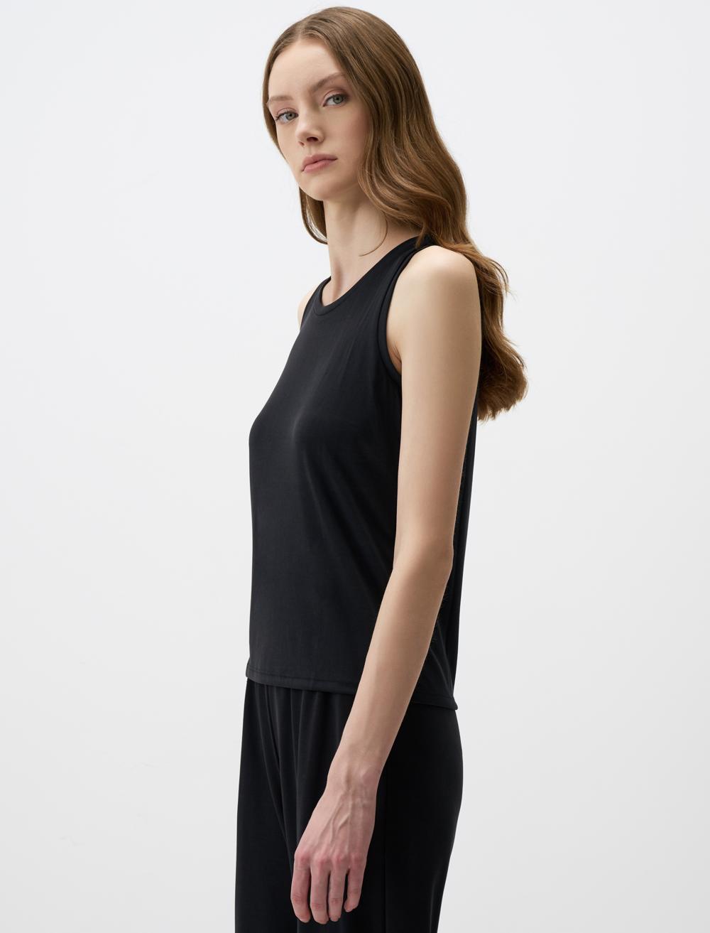 Scoop Neck Sleeveless-Sleeve Singlet - 4WW012522
