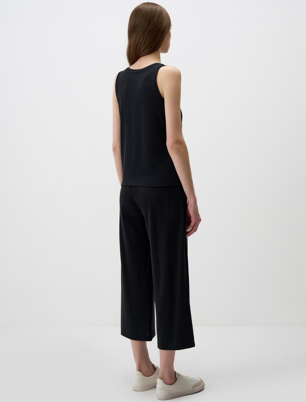 Scoop Neck Sleeveless-Sleeve Singlet - 4WW012522