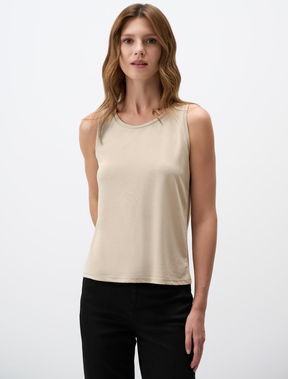Scoop Neck Sleeveless-Sleeve Singlet - Beige